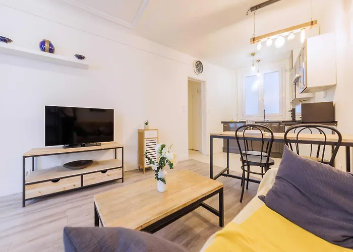 Apartment Near Republique - Mobility Lease