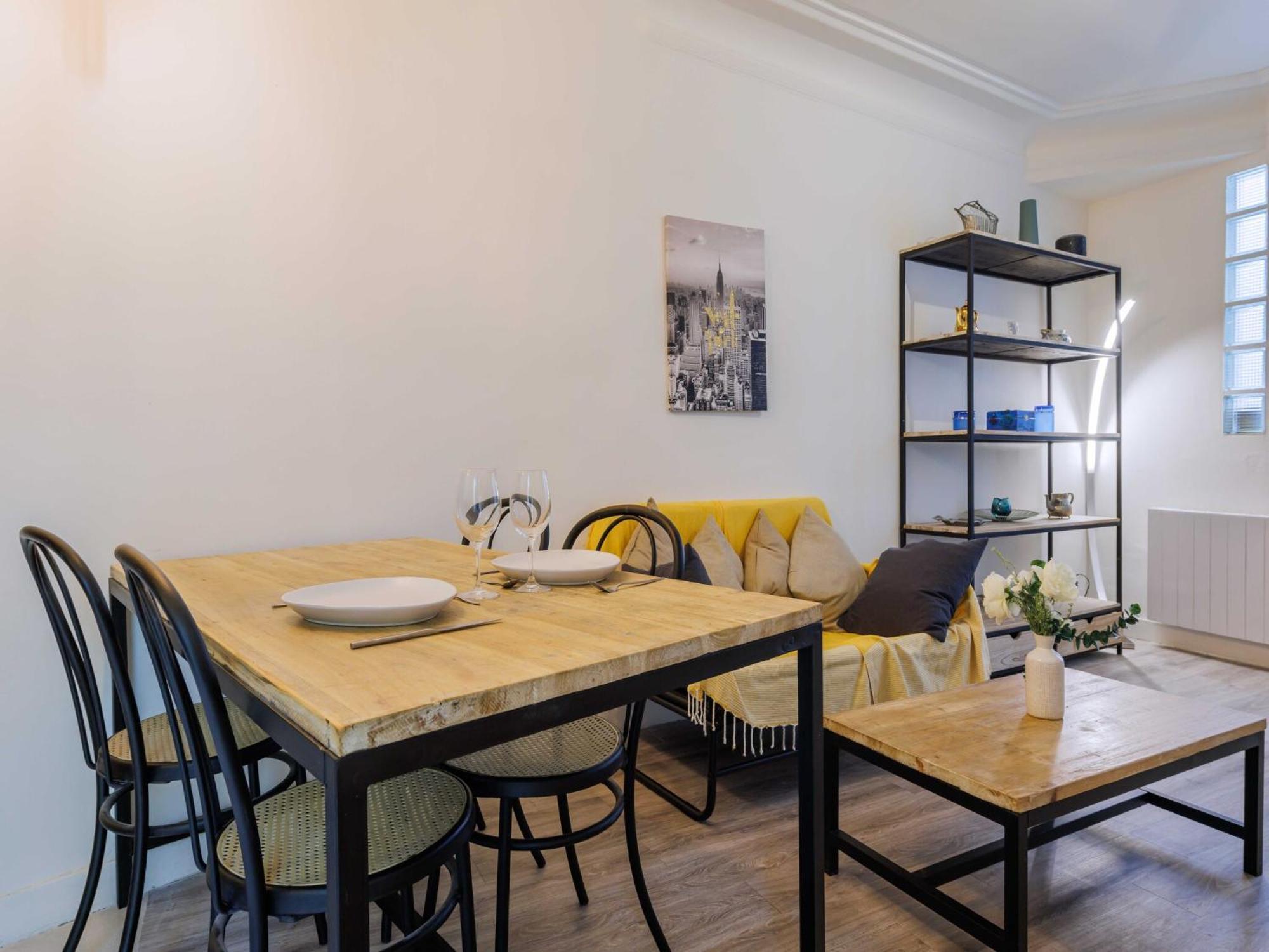 Near Republique - Mobility Lease
